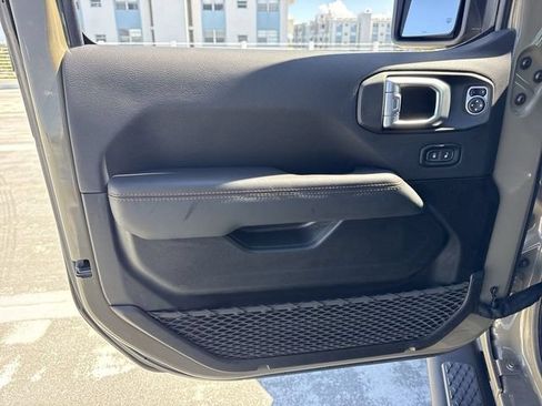 Used 2020 Jeep Gladiator Mojave AWD/4WD image 13