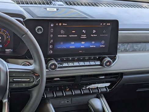 Used 2025 Chevrolet Colorado ZR2 w/ Technology Package image 15