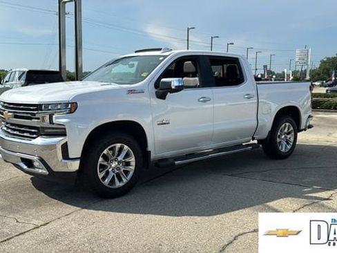 Used 2021 Chevrolet Silverado 1500 LTZ w/ LTZ Premium Package AWD/4WD image 3