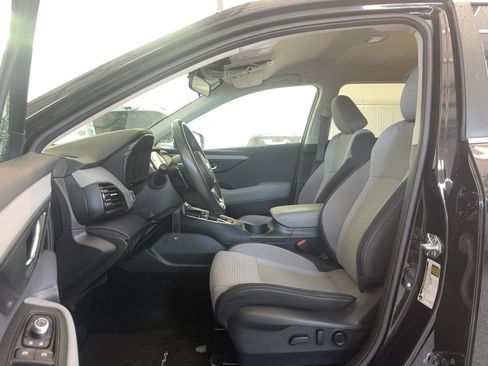 Used 2024 Subaru Outback Premium AWD/4WD image 6