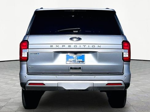 Used 2024 Ford Expedition XLT image 6