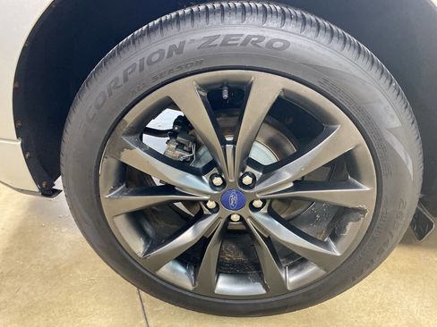 Used 2015 Ford Edge Sport image 16