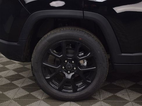 New 2026 Jeep Compass Latitude image 9