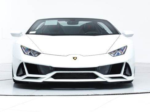 Used 2024 Lamborghini Huracan EVO image 11