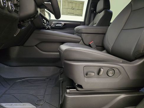 New 2025 Chevrolet Suburban Z71 w/ Z71 Off-Road Package image 5