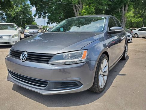 Used 2012 Volkswagen Jetta SE FWD image 3