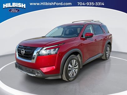 Used 2024 Nissan Pathfinder SL