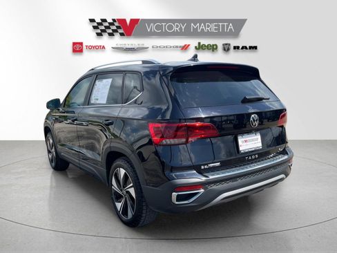 Used 2024 Volkswagen Taos SE AWD/4WD image 3