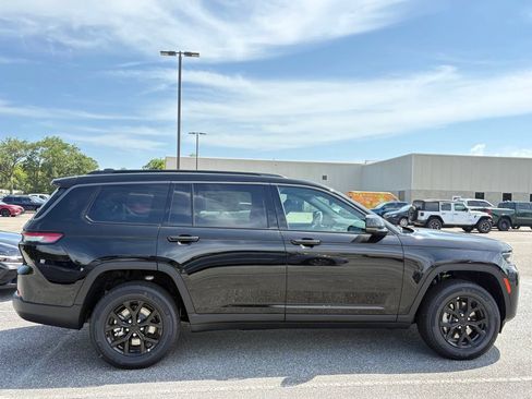 New 2026 Jeep Grand Cherokee L 2WD image 6