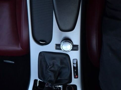 Used 2012 Mercedes-Benz SLK 350 image 27