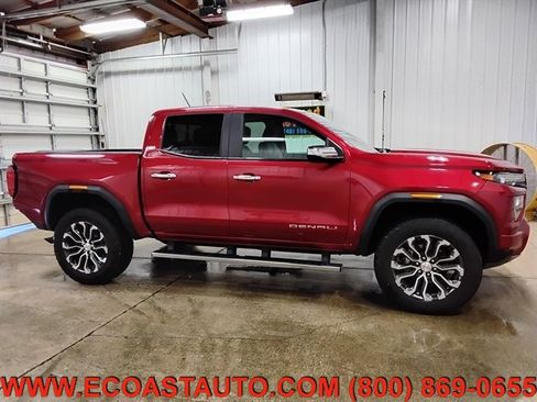 Used 2024 GMC Canyon Denali AWD/4WD image 2