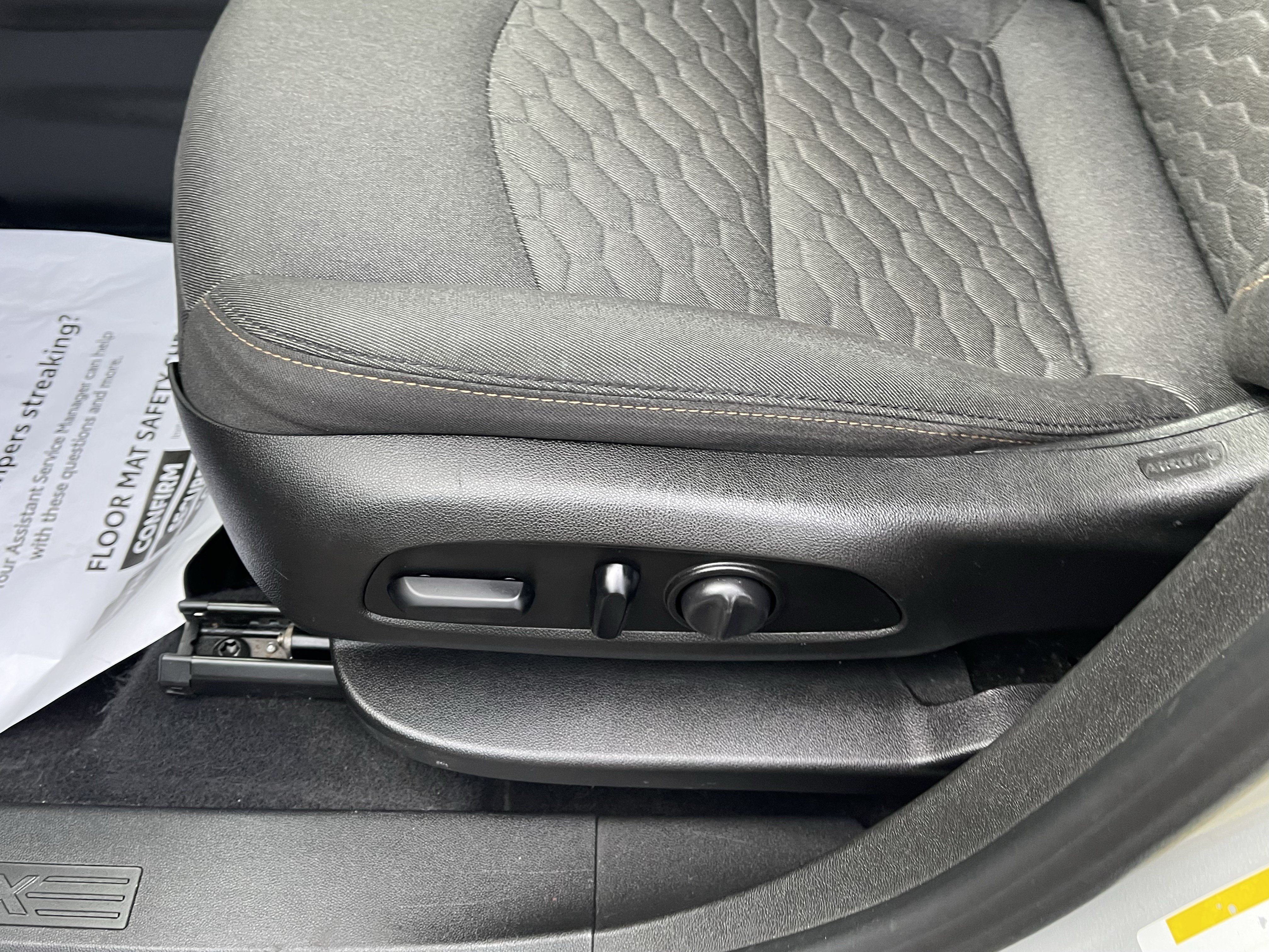Used 2019 Chevrolet Equinox LT AWD/4WD image 17