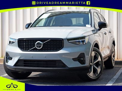 Used 2024 Volvo XC40 B5 Plus w/ Climate Package