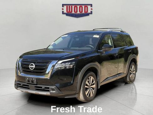 Used 2023 Nissan Pathfinder SL AWD/4WD image 3