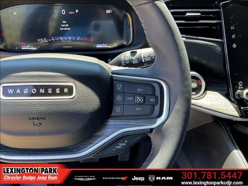 Used 2024 Jeep Wagoneer L Series II w/ Flexible Seating Group AWD/4WD image 12