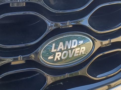 Certified 2025 Land Rover Discovery Sport Dynamic SE AWD/4WD image 12