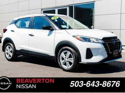 New 2025 Nissan Kicks Play S