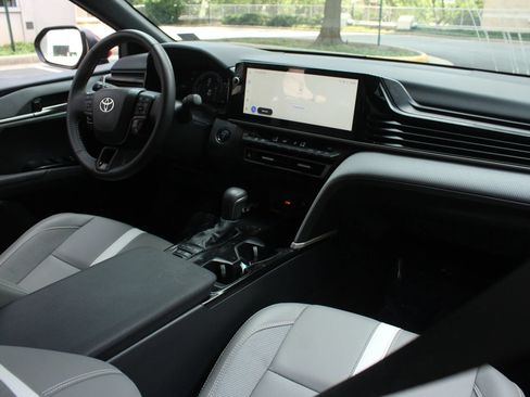 Used 2026 Toyota Camry SE w/ Multimedia Upgrade Package FWD image 25