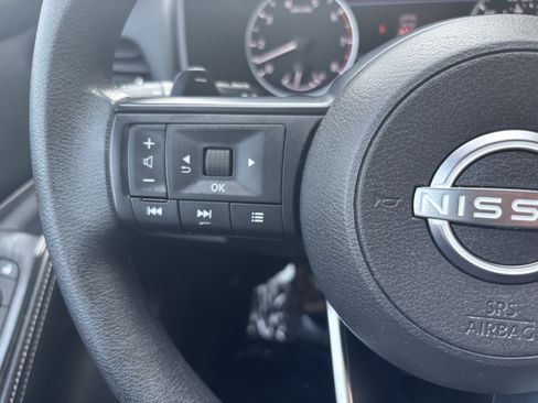 Used 2024 Nissan Rogue SV AWD/4WD image 14