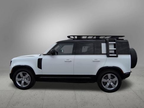 Used 2025 Land Rover Defender 110 X-Dynamic SE image 3