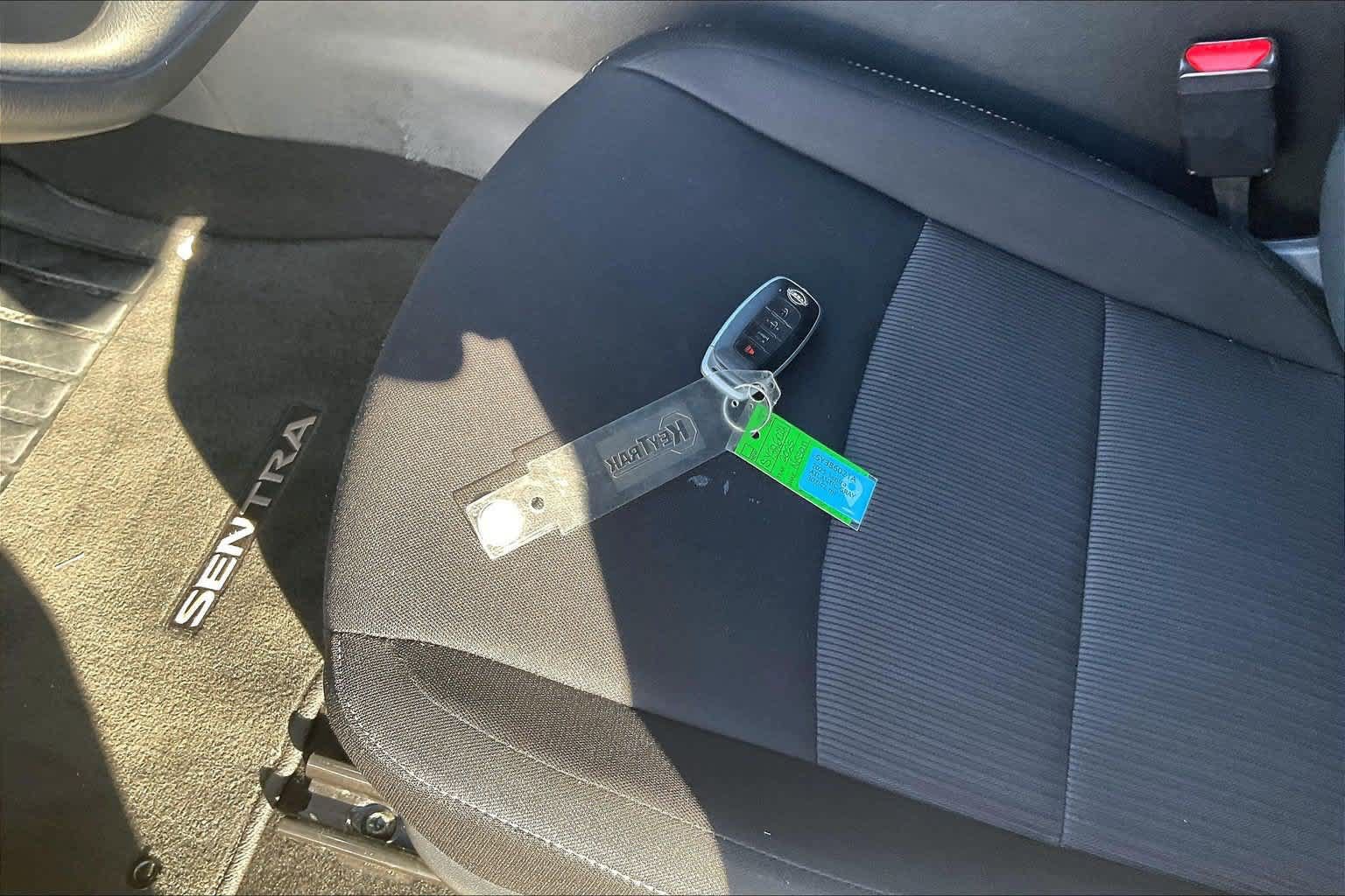 Used 2025 Nissan Sentra SV FWD image 17