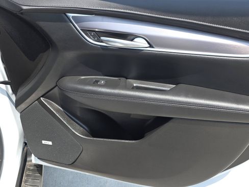 Certified 2025 Cadillac XT5 Luxury w/ LPO, Floor Liner Package FWD image 20