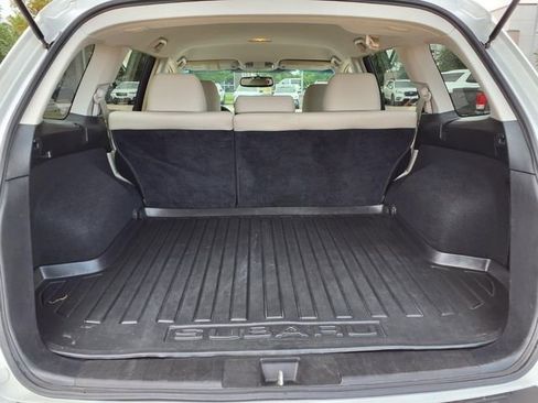 Used 2012 Subaru Outback 3.6R Limited AWD/4WD image 8