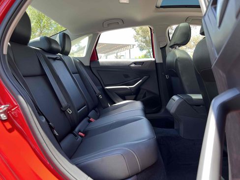 Used 2020 Volkswagen Jetta SE image 47