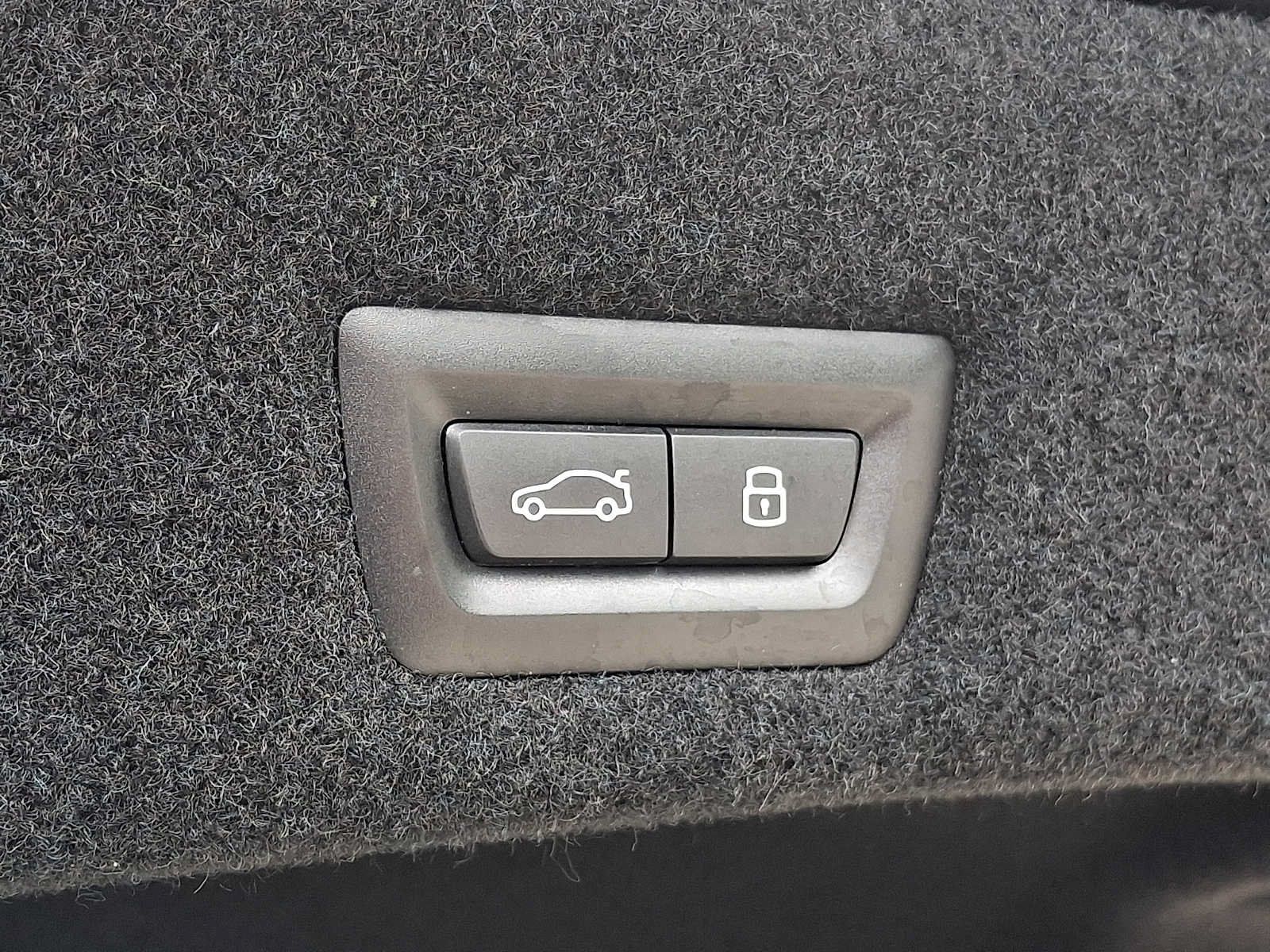 Used 2023 BMW 760i xDrive AWD/4WD image 26