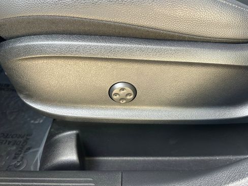 Used 2026 Mercedes-Benz GLB 250 image 14