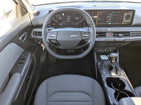 New 2025 Kia K4 GT-Line Turbo FWD image 18