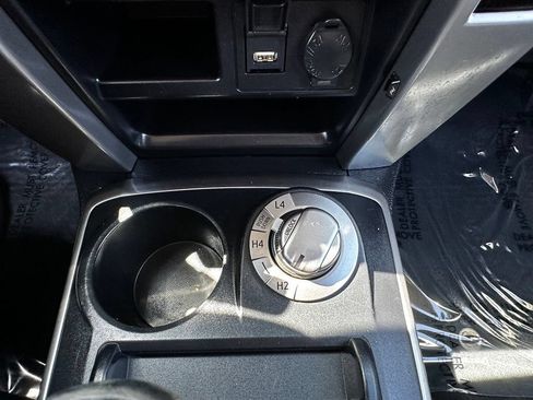 Used 2020 Toyota 4Runner SR5 AWD/4WD image 28