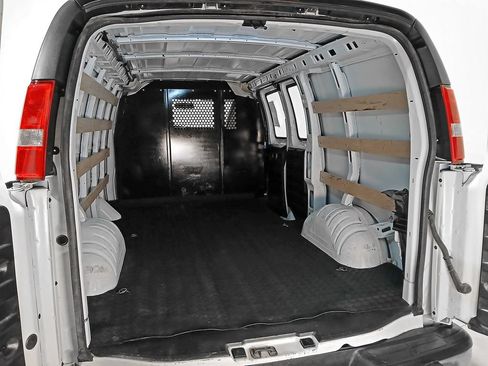 Used 2025 Chevrolet Express 2500 w/ Driver Convenience Package RWD image 7