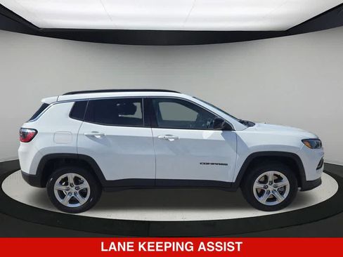 Used 2024 Jeep Compass Latitude AWD/4WD image 7