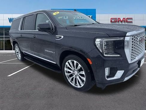 Used 2024 GMC Yukon XL Denali w/ Advanced Technology Package image 8