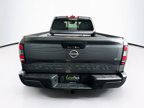 Used 2024 Nissan Frontier SV w/ Technology Package RWD image 7