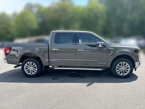 Used 2025 Ford F150 XLT w/ Equipment Group 302A MID AWD/4WD image 9
