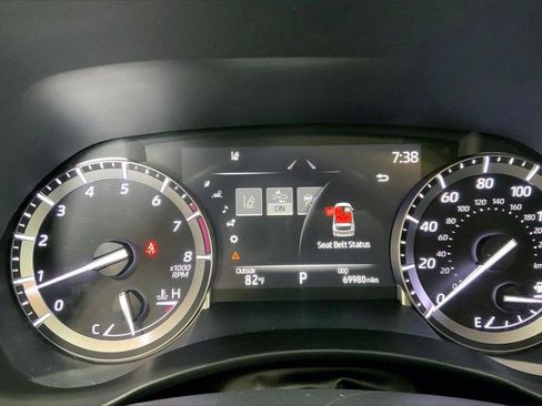 Used 2022 Toyota Highlander XLE image 23