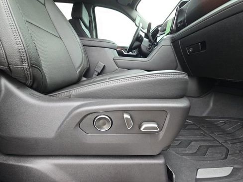 Used 2025 GMC Sierra 2500 Denali w/ Technology Package image 19