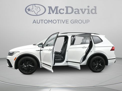 Used 2024 Volkswagen Tiguan SE R-Line FWD image 43