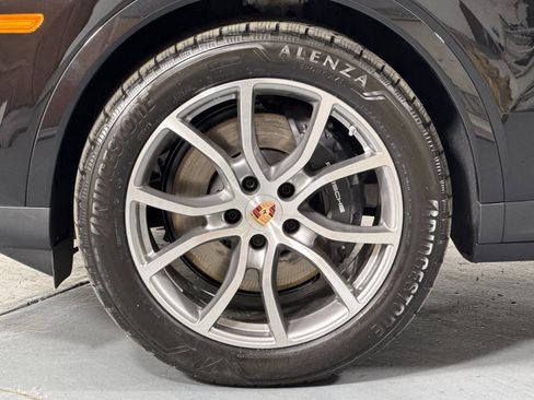 New 2026 Porsche Cayenne image 34