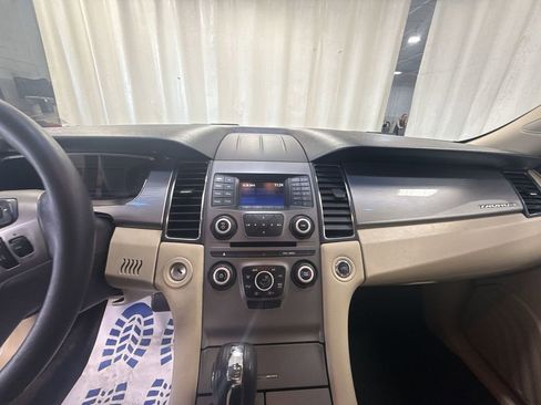 Used 2015 Ford Taurus SEL FWD image 15