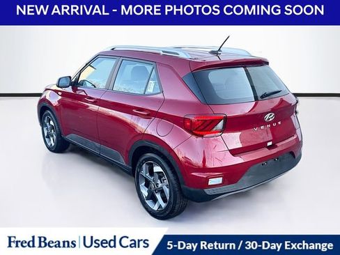 Used 2025 Hyundai Venue Limited image 5