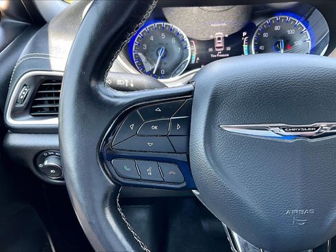 Used 2021 Chrysler Pacifica Touring w/ S Appearance Package FWD image 23