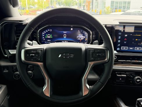 Used 2025 Chevrolet Silverado 1500 LT Trail Boss w/ Convenience Package II AWD/4WD image 19