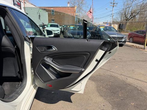 Used 2018 Mercedes-Benz CLA 250 4MATIC image 38