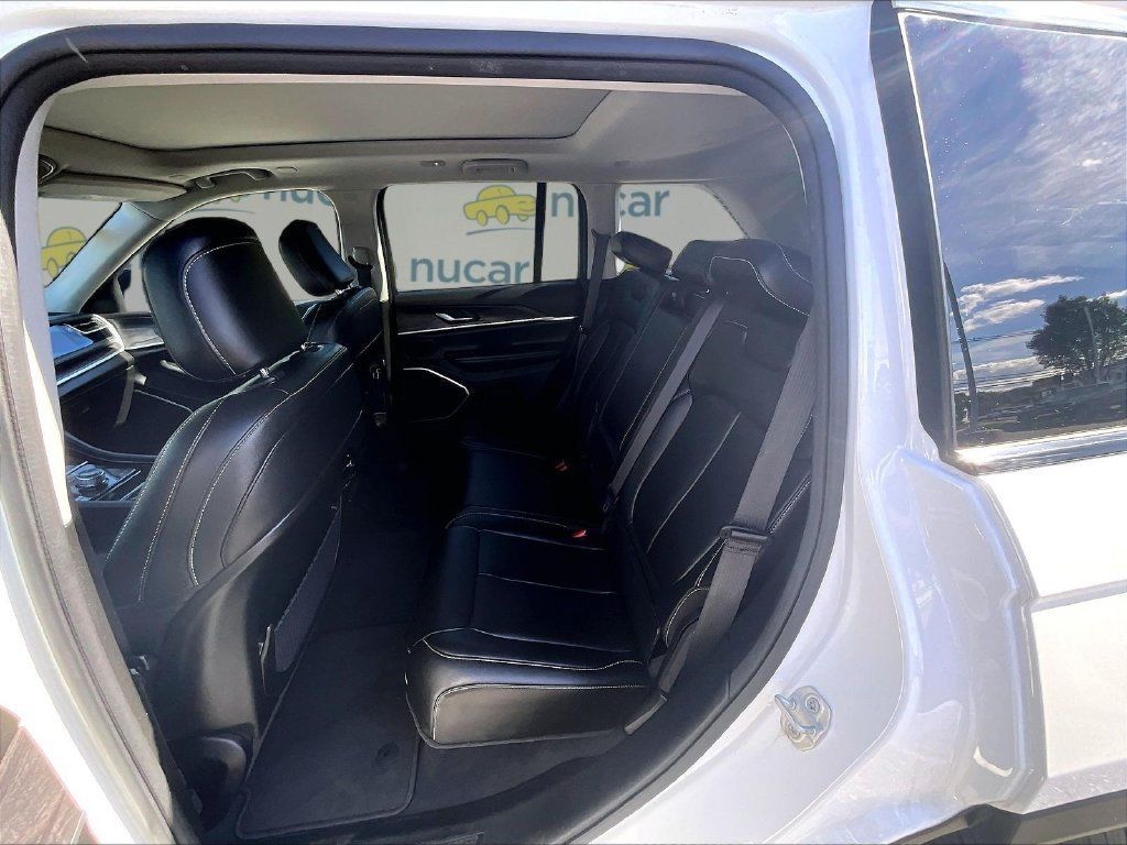 Used 2023 Jeep Grand Cherokee 4WD 4xe image 15