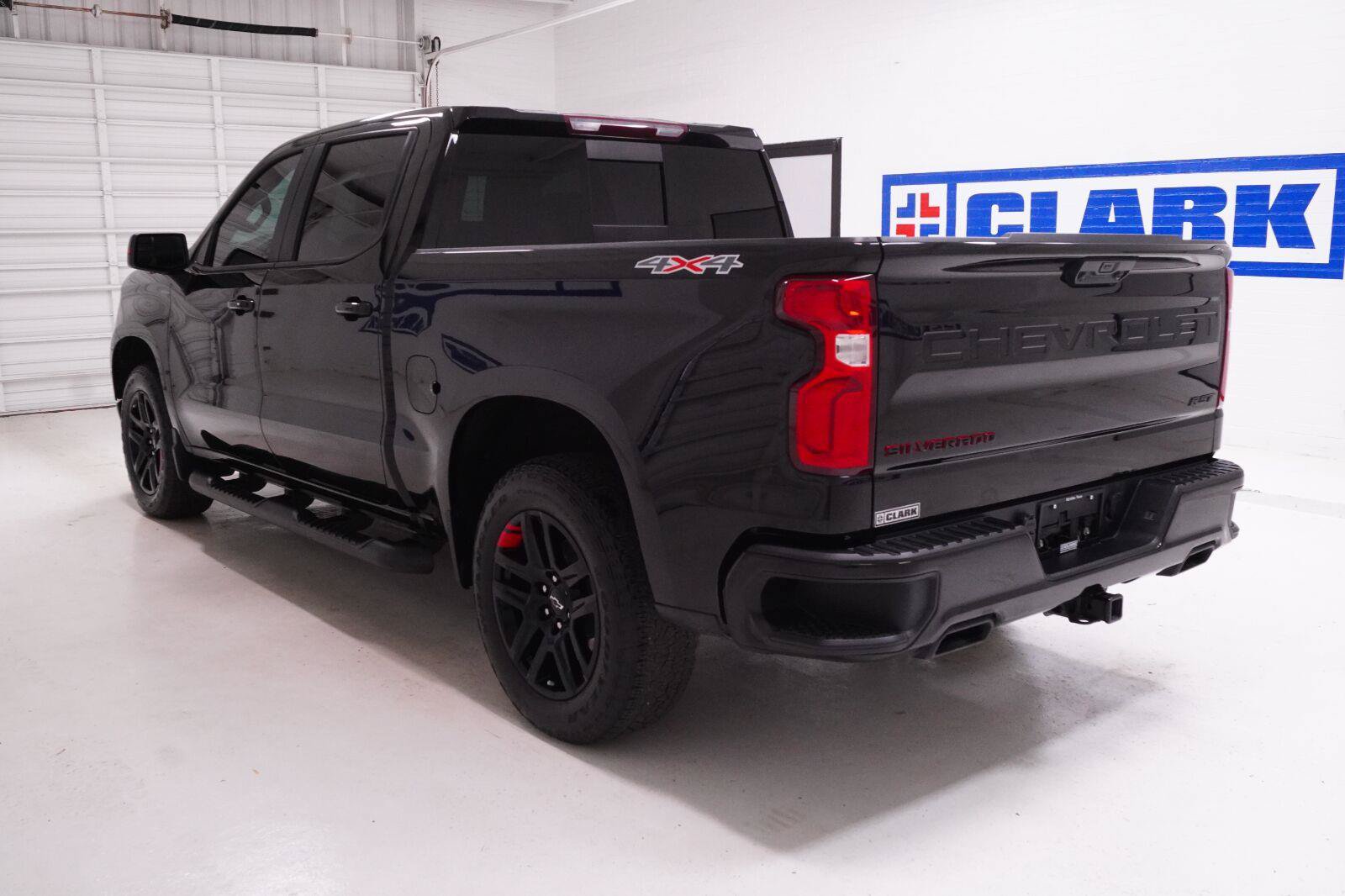 Used 2023 Chevrolet Silverado 1500 RST w/ Redline Edition AWD/4WD image 30