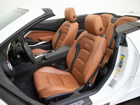 Used 2021 Chevrolet Camaro SS RWD image 23