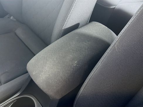 Used 2025 Toyota Corolla LE image 18